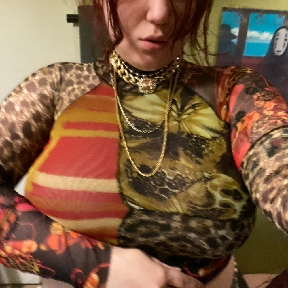 Super cute fuzzi mesh top✨